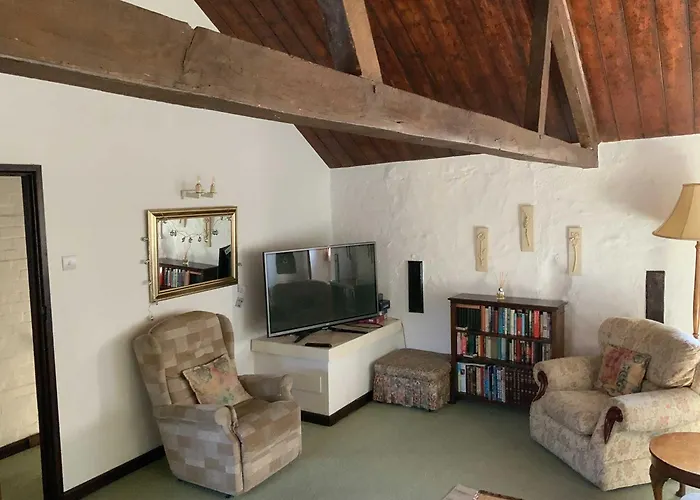 Cider Cottage - 3 Bedroom - Onsite Parking